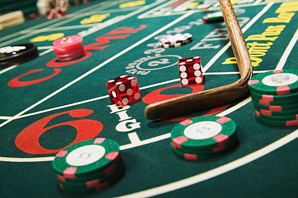Pretty Gaming baccarat table on kastil with live dealer and real-time bet interface
